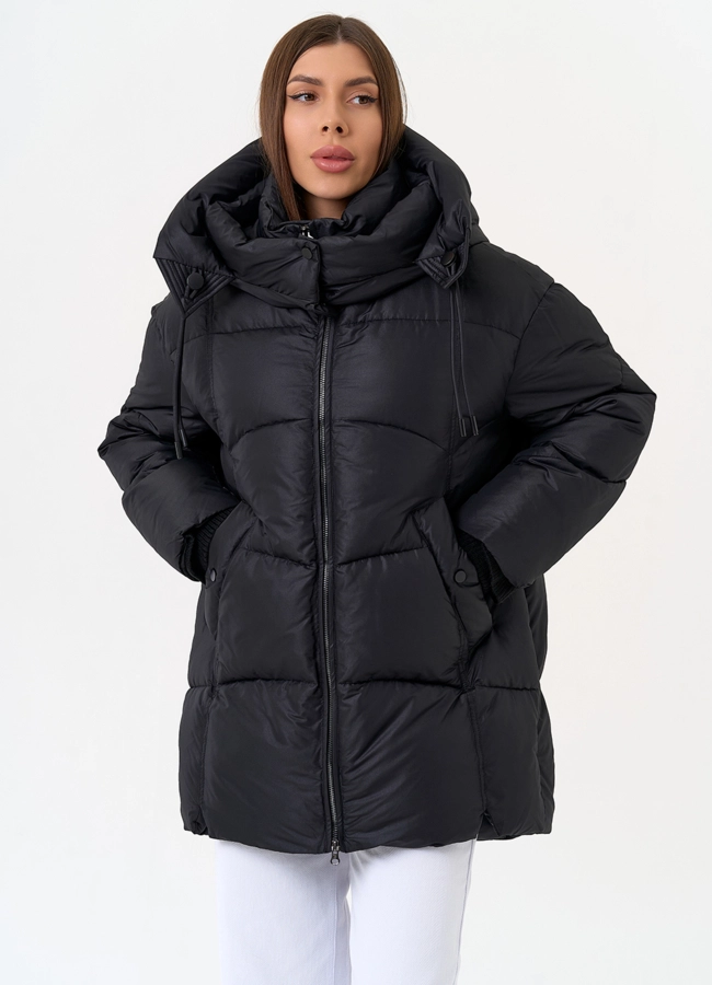 Женский пуховик черного цвета с капюшоном модель № 31592 меха малина