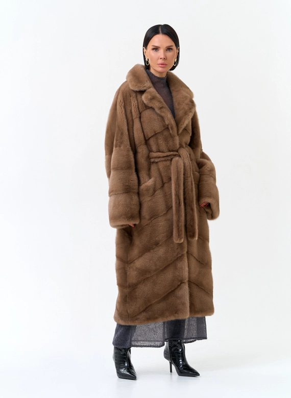 Женская шуба из меха норки с английским воротником фото