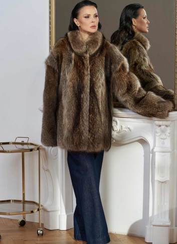 Шуба из меха канадского енота
