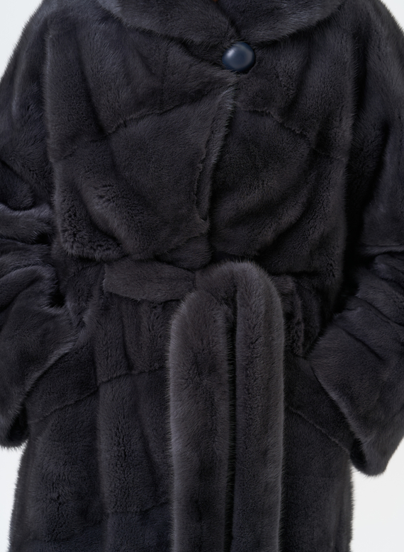 Женская шуба из меха норки с капюшоном