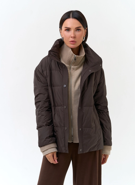 Женская куртка с воротником стойкой