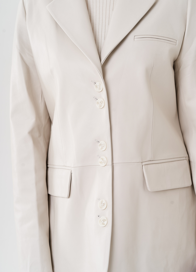 Женский пиджак из натуральной кожи  модель № 24482 в кредит