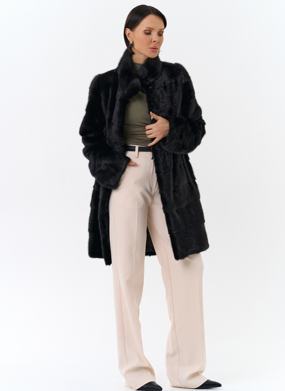 Норковая шуба с воротником стойка черного цвета 