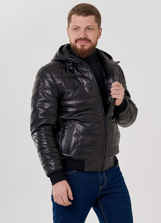 Куртка бомбер черного цвета с капюшоном  модель № 22034, 24372 в рассрочку